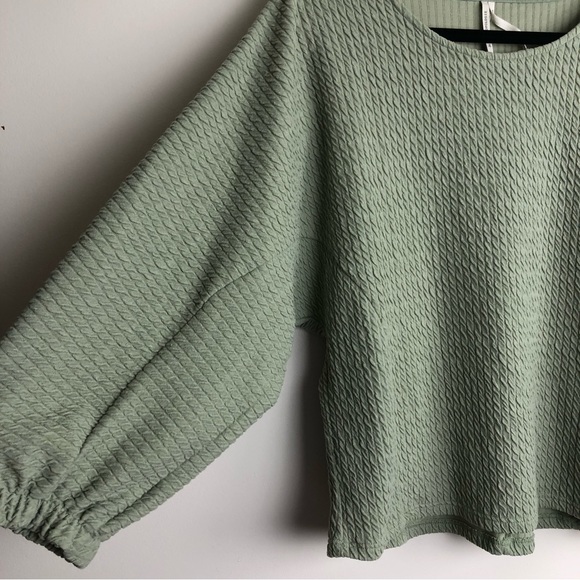 ANTHROPOLOGIE Green Arya Textured Puff Sleeve Top - Picture 4 of 8